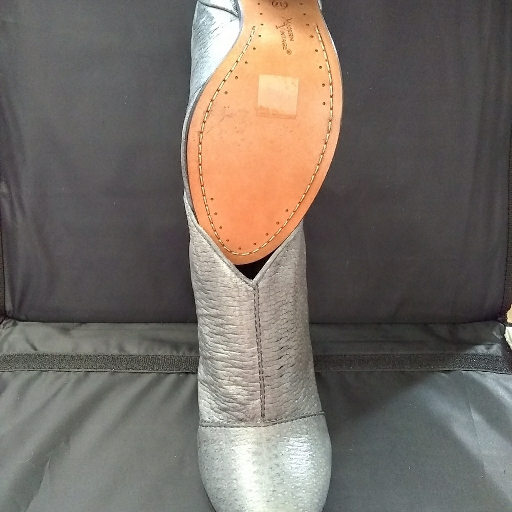 Bootie - Picture 3 of 3